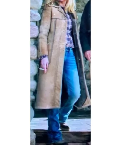 kelly-reilly-beth-dutton-leather-coat-yellowstone-outfit