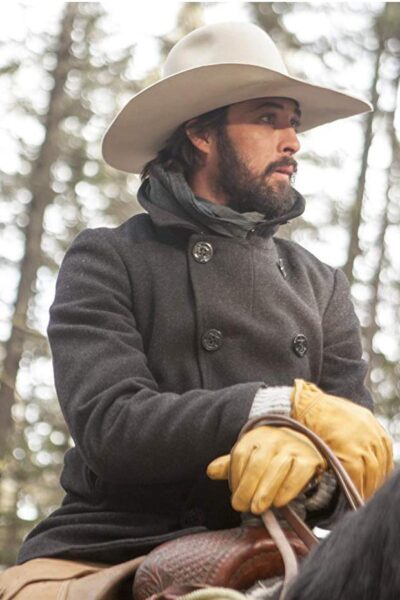 ryan-bingham-walker-pea-coat-yellowstone-outfits